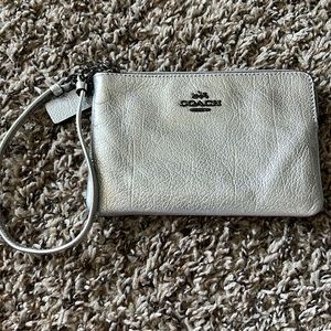 NWOT | Coach Wristlet